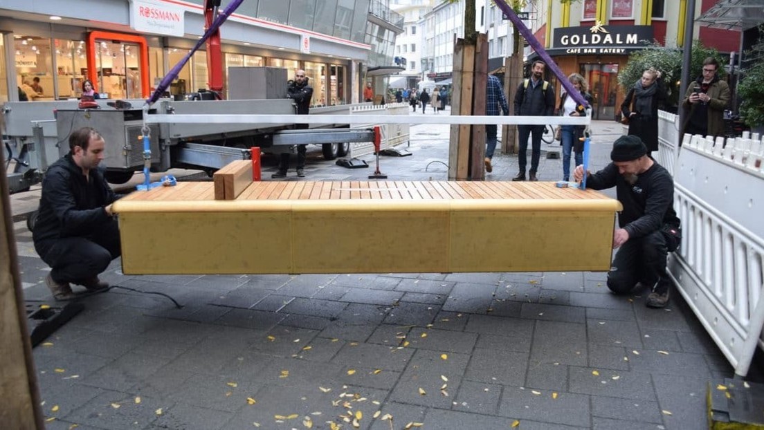 Wuppertal: Grüner Oberbürgermeister genehmigt zehn goldfarbene Bänke für 400.000 Euro