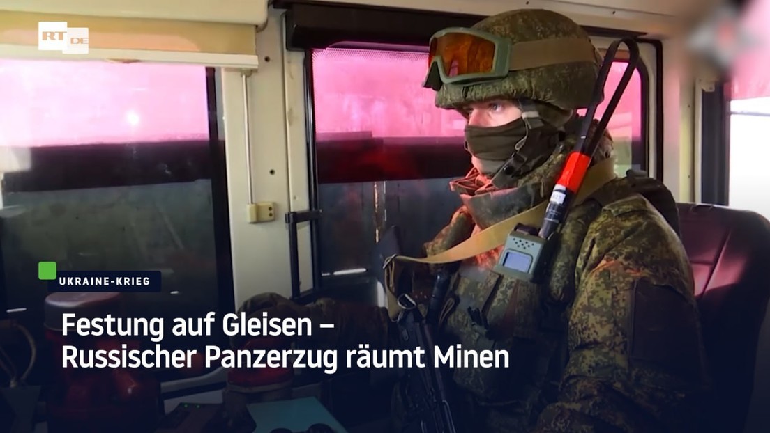 Festung auf Gleisen: Russischer Panzerzug räumt Minen im Donbass