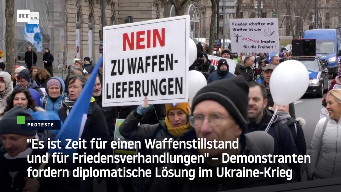 Frankfurt am Main: Demonstranten fordern diplomatische Lösung im Ukraine-Krieg