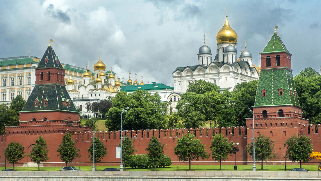 Geografische Kissenschlacht: Selenskij will Russland umbenennen, Medwedew kontert