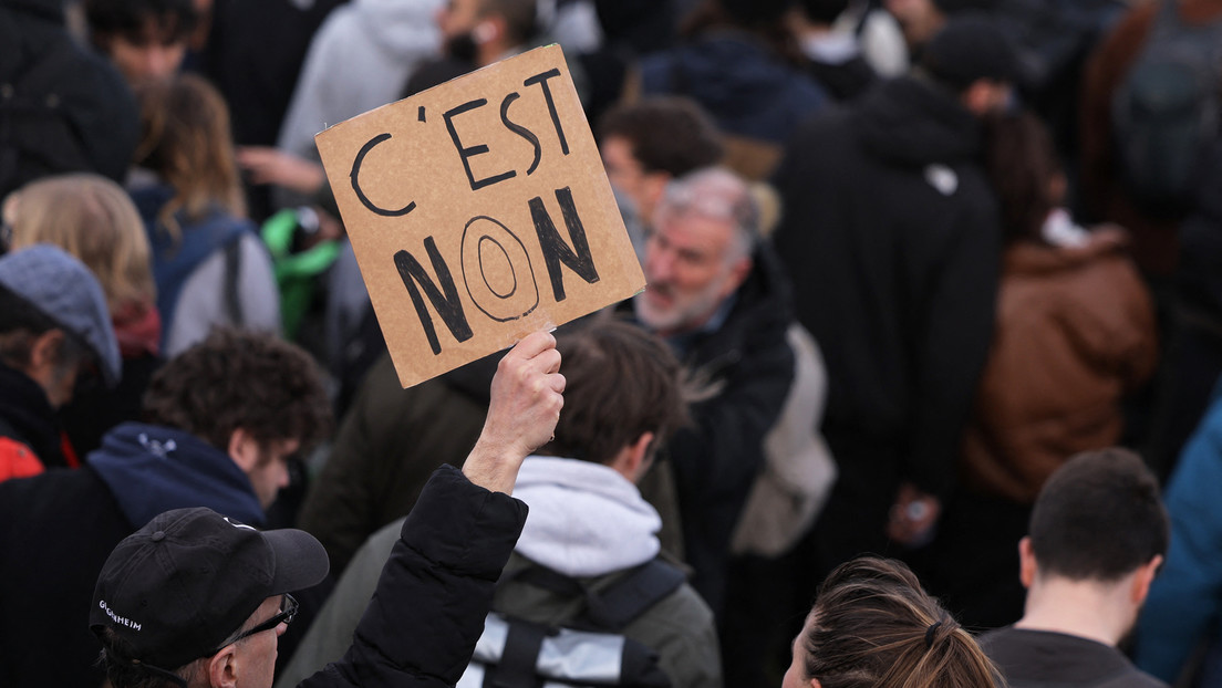 Despite mass protests: France's government pushes through controversial pension reform without parliament