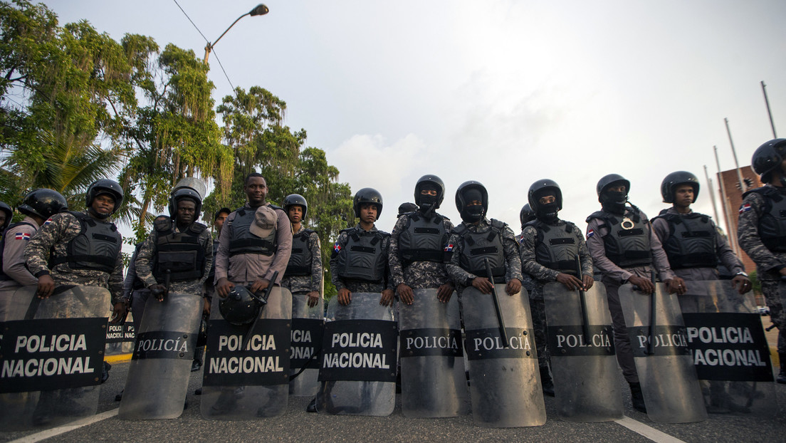 Dominikanische Republik: Demonstranten verursachen Schäden an Justizpalast