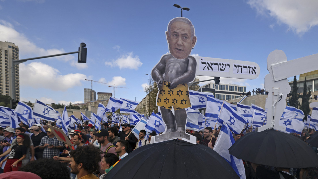 Israel im Ausnahmezustand: Personal von israelischen Botschaften streikt, Flüge gestrichen