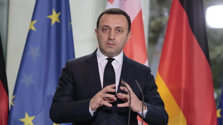 Georgische Regierung zieht Transparenzgesetz zurück – Medien verschweigen Sturm auf Parlament