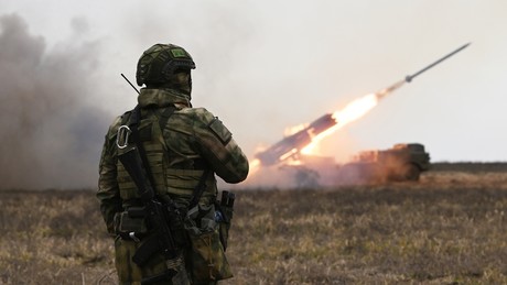 Liveticker Ukraine-Krieg: Russischer Beschuss vernichtet ausländische Söldnereinheit bei Artjomowsk