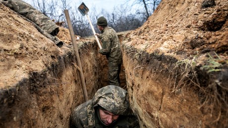 Liveticker Ukraine-Krieg:
                                  Ukrainische Truppen graben
                                  Schtzengrben an Grenze zu
                                  Transnistrien