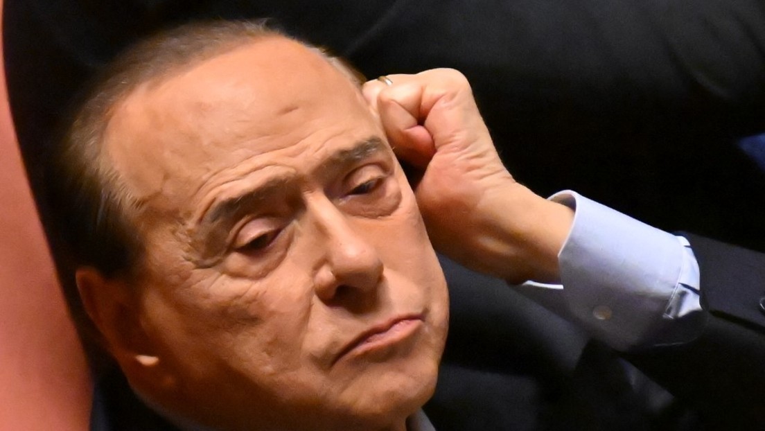 Italiens Ex-Ministerpräsident Silvio Berlusconi auf Intensivstation