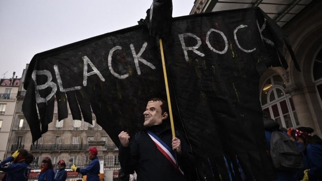 Aktivist in der BlackRock-Zentrale Paris: "Es gibt Geld in diesem Land, man muss es nur holen"