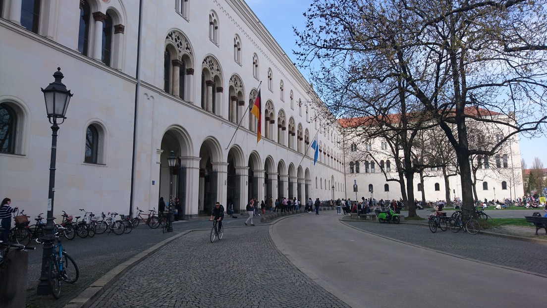 Schuldig der "Querdenkerei": Münchner Uni schwärzt Professor beim Geheimdienst an