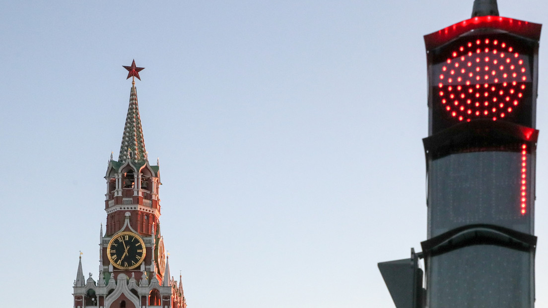 Linien, rubinrot wie die Kremlsterne – kühlen Kopf bewahren nach Kiews Drohnenanschlag auf den Kreml