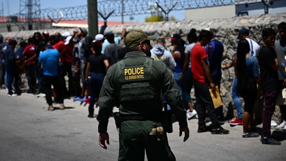 Trump-Maßnahmen laufen aus – Tausende Migranten sammeln sich an mexikanischer Grenze zu USA