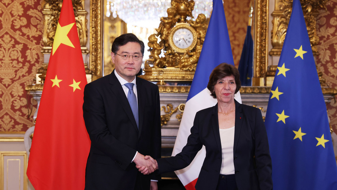 Chinesischer Außenminister wirbt in Frankreich für Zusammenarbeit und Vertiefung der Beziehung