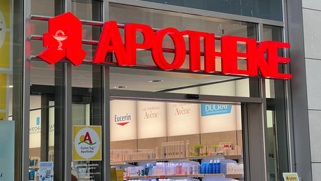 Der gendergerechte Medikamentenhinweis "vergisst" Apothekerinnen. Ein Problem für Deutschland?