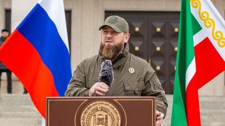 Liveticker Ukraine-Krieg: Kadyrow kündigt Vergeltung für Drohnenangriff auf Moskau an