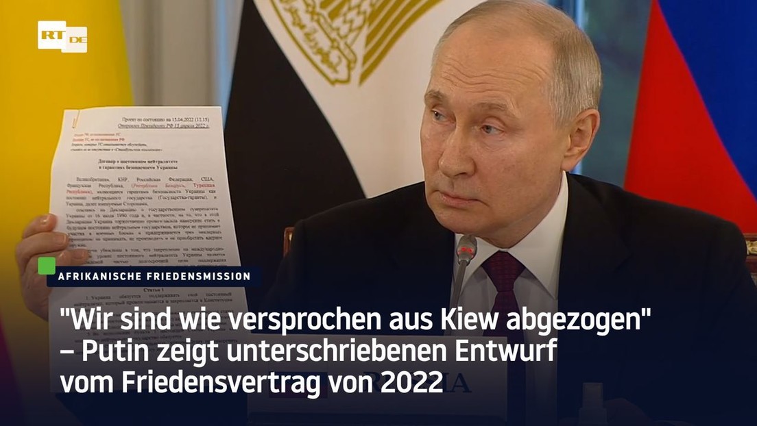 "Wir zogen aus Kiew ab" – Putin zeigt unterschriebenen Entwurf vom Friedensvertrag von 2022