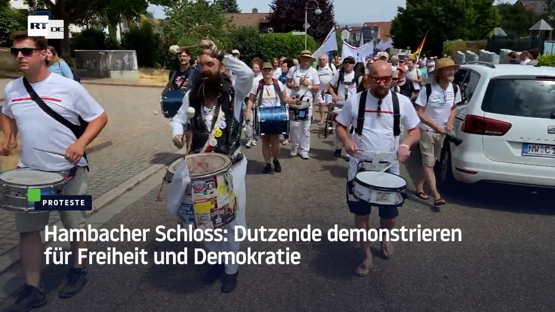 Hambacher Schloss: Dutzende demonstrieren für Freiheit und Demokratie