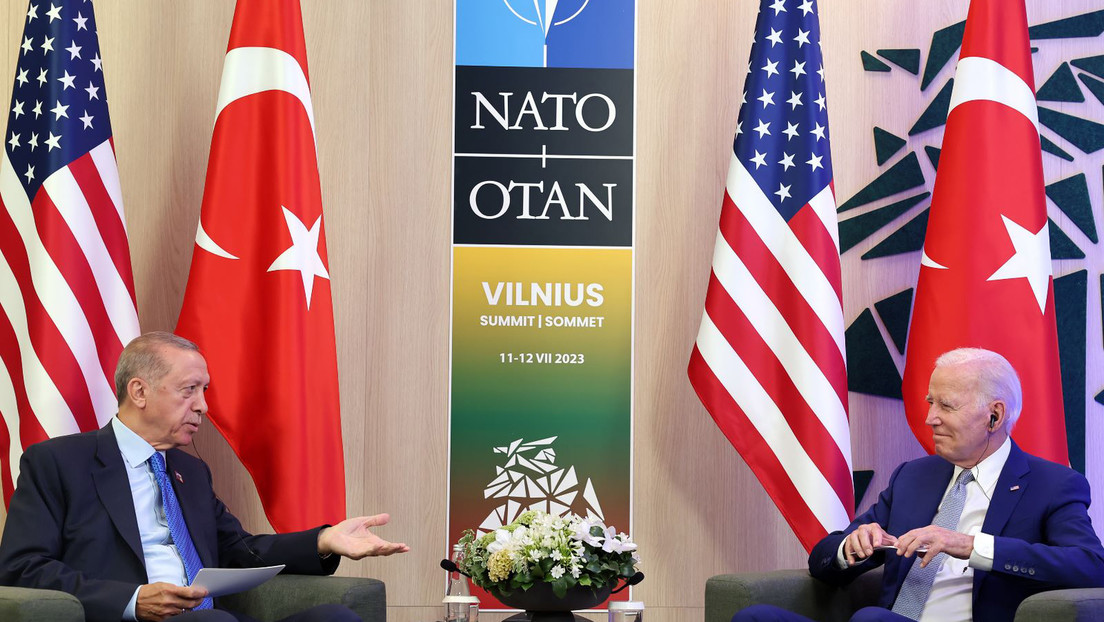 Türkisches Parlament entscheidet nicht vor Oktober über NATO-Mitgliedschaft Schwedens