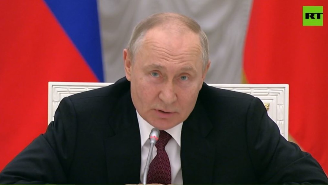 "Der Westen hat Angst vor der Wahrheit" – Wladimir Putin über die Verfolgung von RT