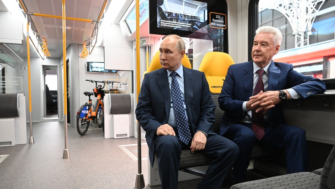 Putin kündigt neue Bahnstrecke von Moskau nach Sankt Petersburg an