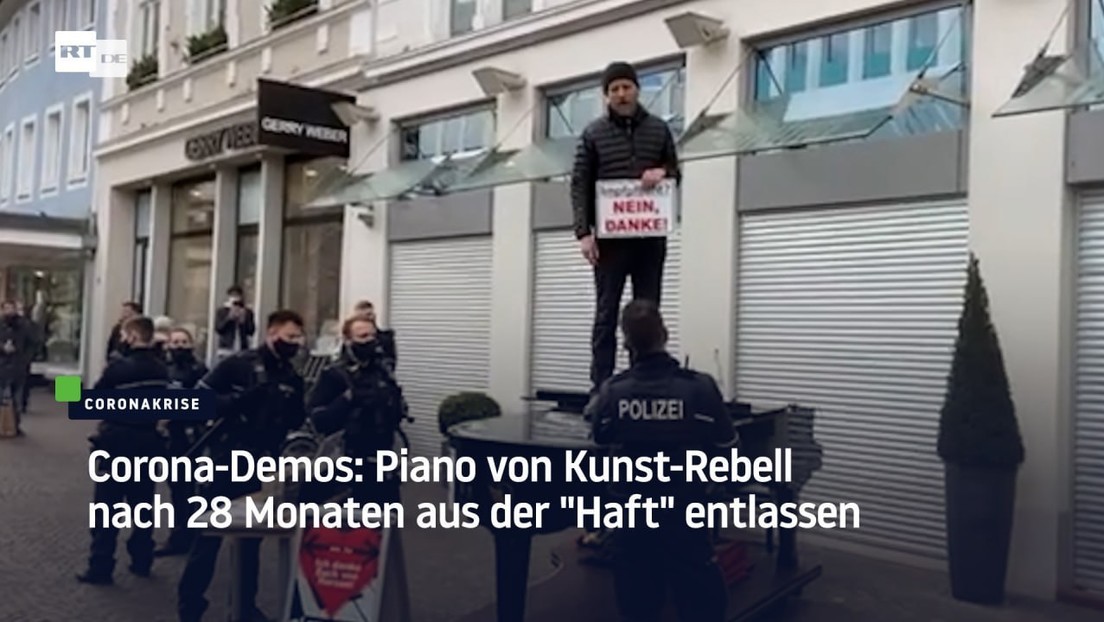 Corona-Demos: Piano von Kunst-Rebell nach 28 Monaten aus der "Haft" entlassen