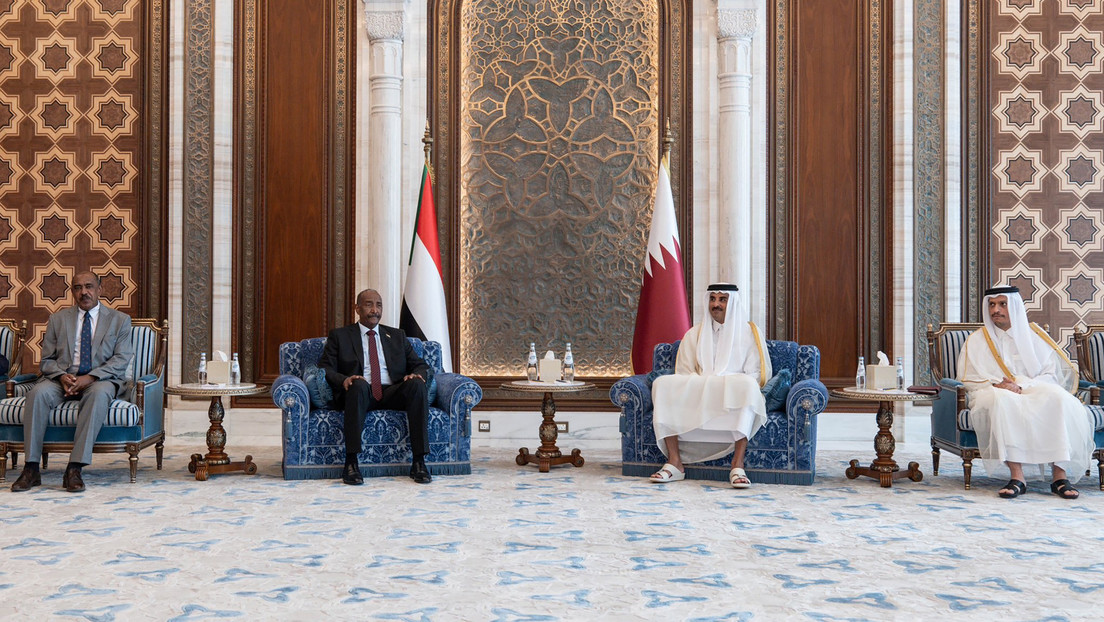 Verhandlungsversuche im Bürgerkriegsland Sudan:  Armeechef al-Burhan trifft Katars Staatschef