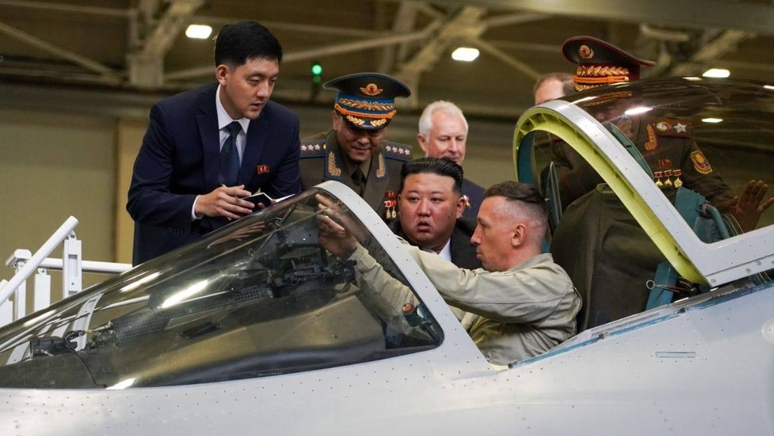 Kim Jong-un besichtigt Flugzeughersteller in Komsomolsk am Amur