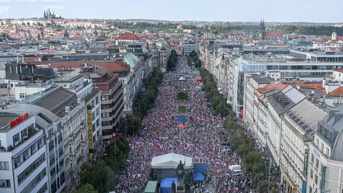 Prag: Massenprotest gegen tschechische Regierung
