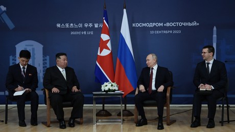 Treffen auf Wostotschny:  Russland und Nordkorea durchkreuzen US-Dreierallianz im Pazifik