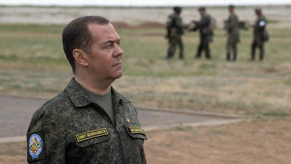 Ex-Präsident Medwedew: Britische Ausbilder der ukrainischen Soldaten sind "legitimes Ziel" Russlands