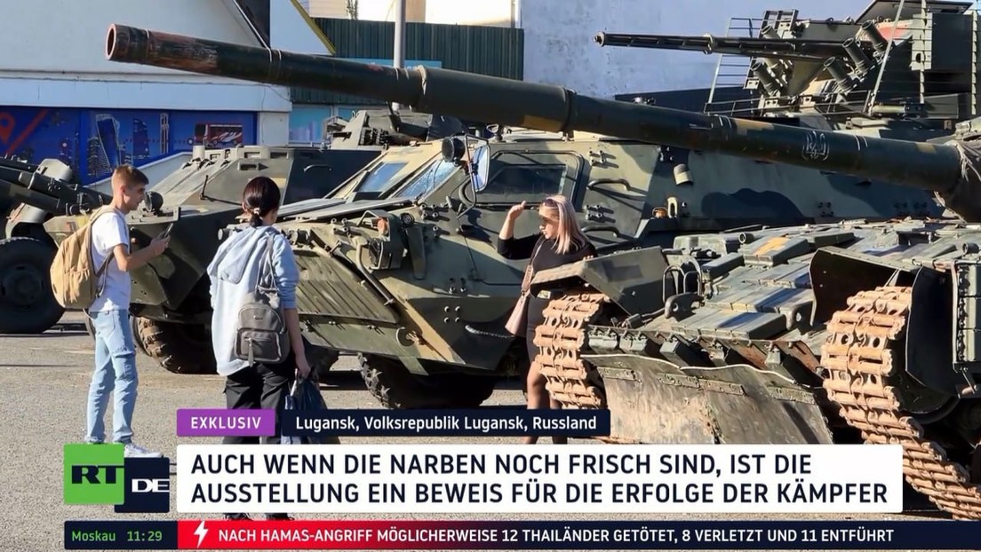 RT DE-Exklusiv: Kriegstrophäen in Lugansk – Ukrainische Militärausrüstung ausgestellt
