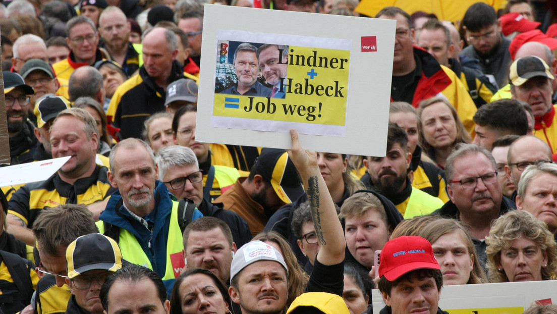 Großdemonstration am Brandenburger Tor: Postangestellte protestieren gegen Pläne der Bundesregierung