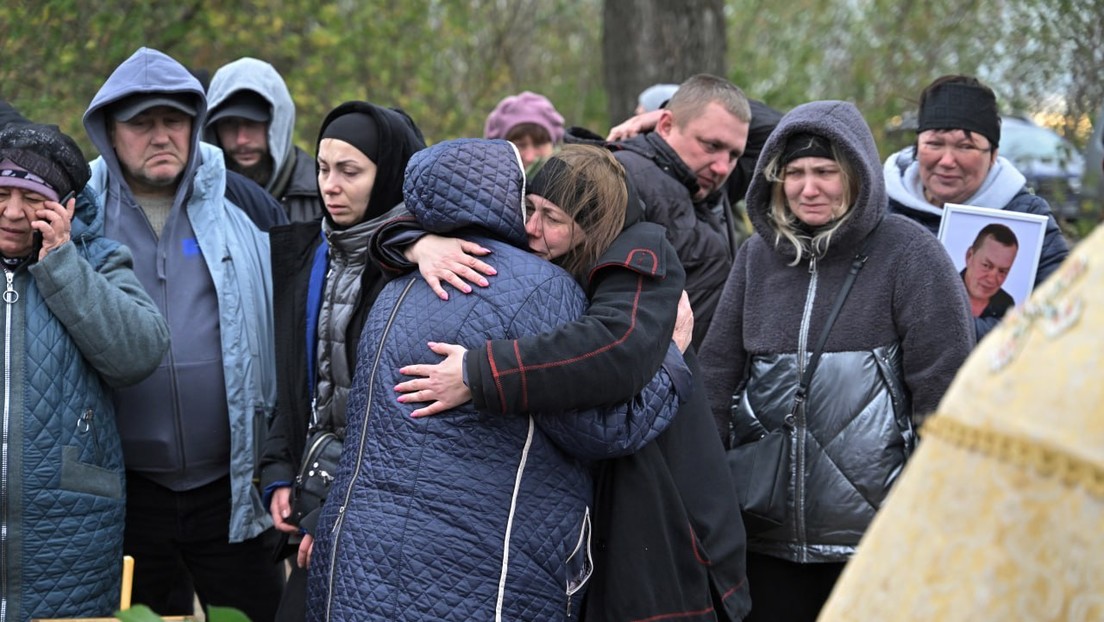 Finian Cunningham: Massaker bei Trauerfeier in Ostukraine geht auf das Konto des Kiewer Regimes