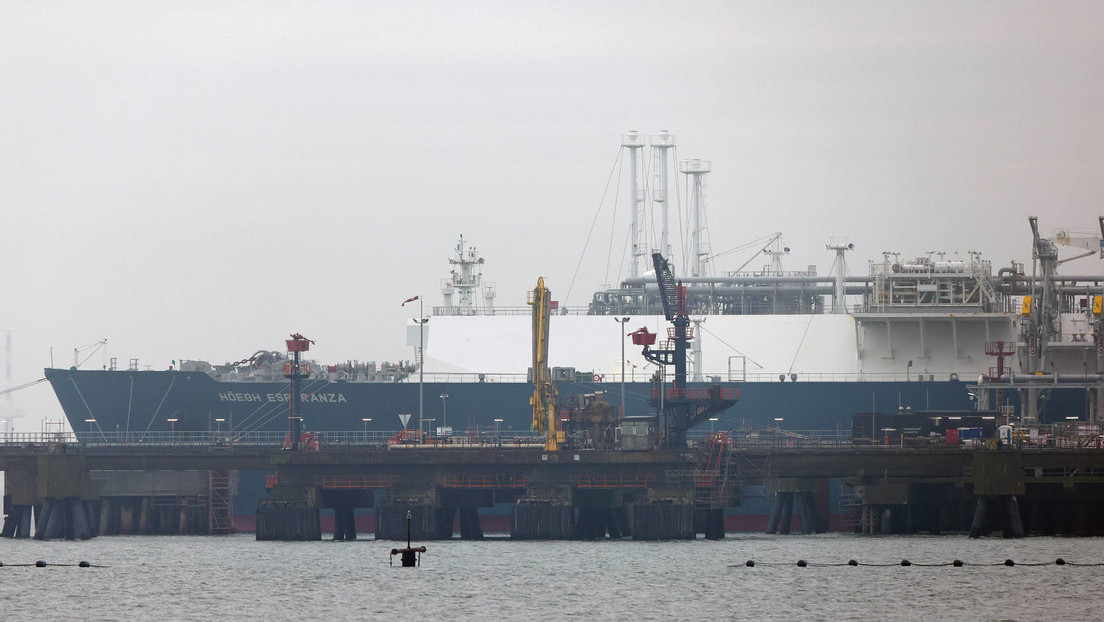 Medienbericht: Vertragsklausel zwingt Deutschland am LNG-Handel mit Russland festzuhalten