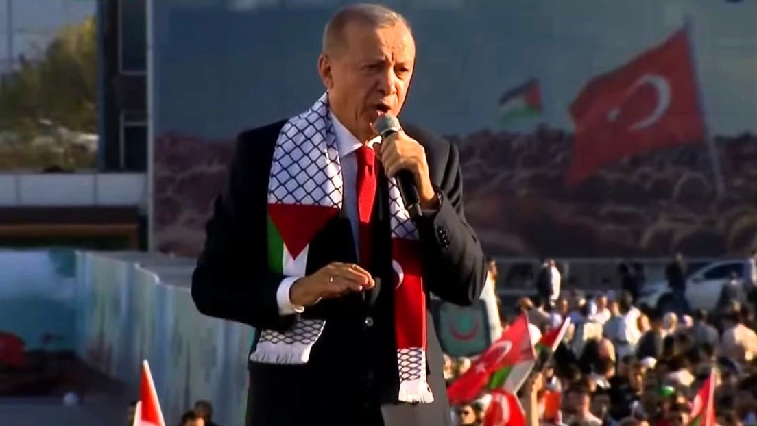 Erdoğan beschuldigt den Westen des "Massakers in Gaza", Israel zieht Diplomaten aus Ankara ab