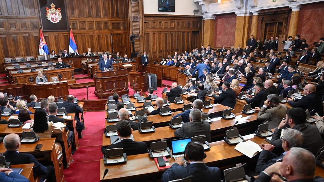 Serbiens Präsident Vučić löst Parlament auf – Neuwahlen Mitte Dezember