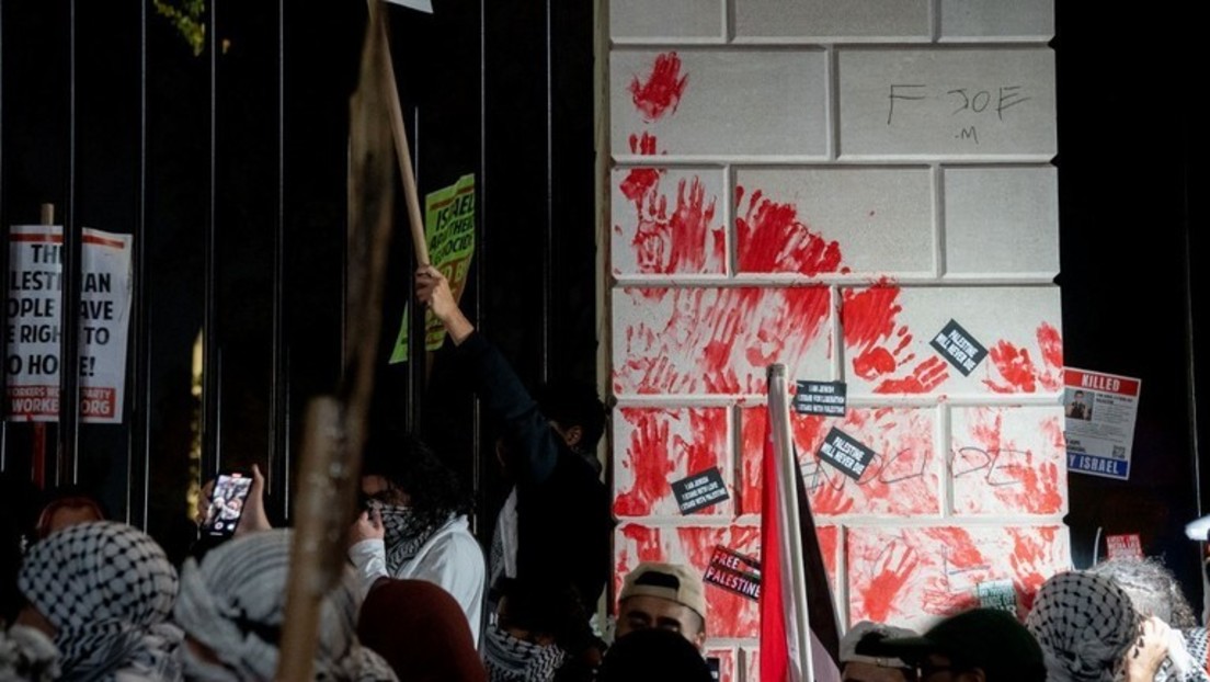 Pro-Palästina-Demonstranten beschädigen Zaun des Weißen Hauses
