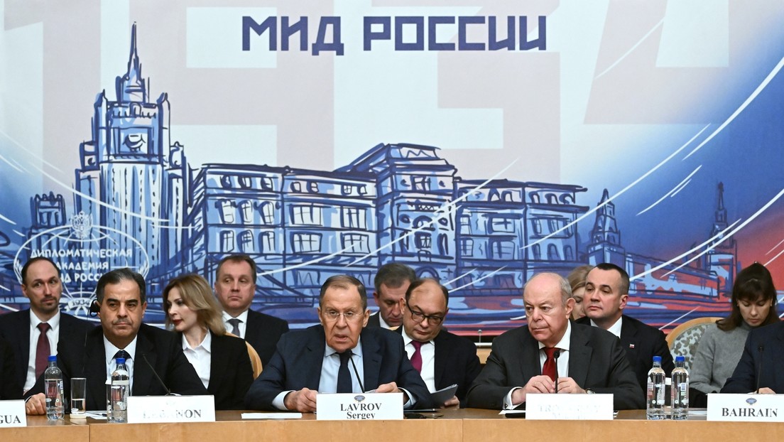 Lawrow über Ziele der westlichen Sanktionen: Russlands Wirtschaft unterminieren und Unruhe stiften