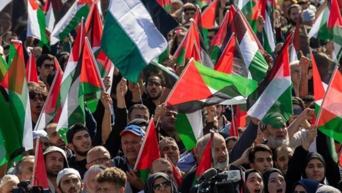 Istanbul: "Stand up for Gaza" — Pro-Palästina-Protest