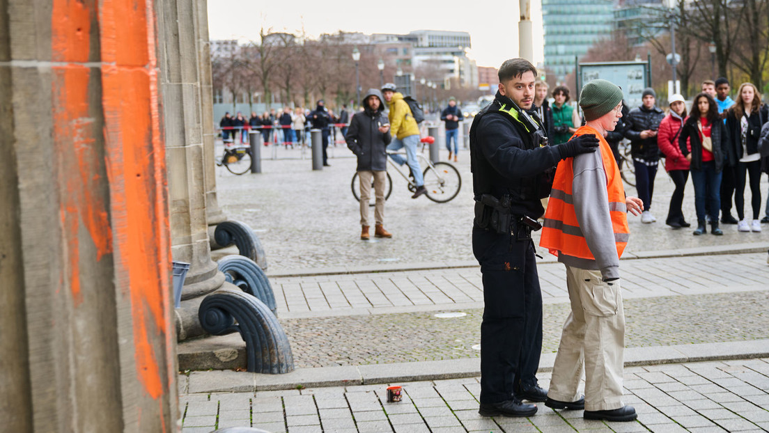 Klimarettung durch Schmiereien? – Erneute Farbattacke auf das Brandenburger Tor in Berlin
