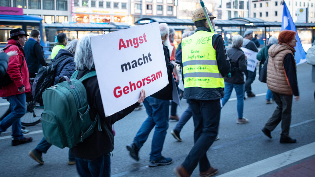 Corona-Aufarbeitung in Bayern: Maßnahmenkritische Lehrerin aus Beamtenverhältnis entlassen