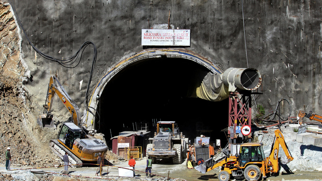 Tunneleinsturz in Indien: Acht Tage lang im Tunnel eingeschlossen