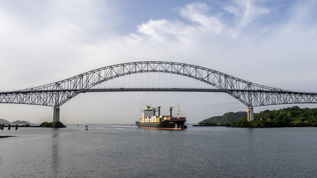 Dürre und sinkende Wasserpegel: Schiffe müssen wochenlang vor Panamakanal warten