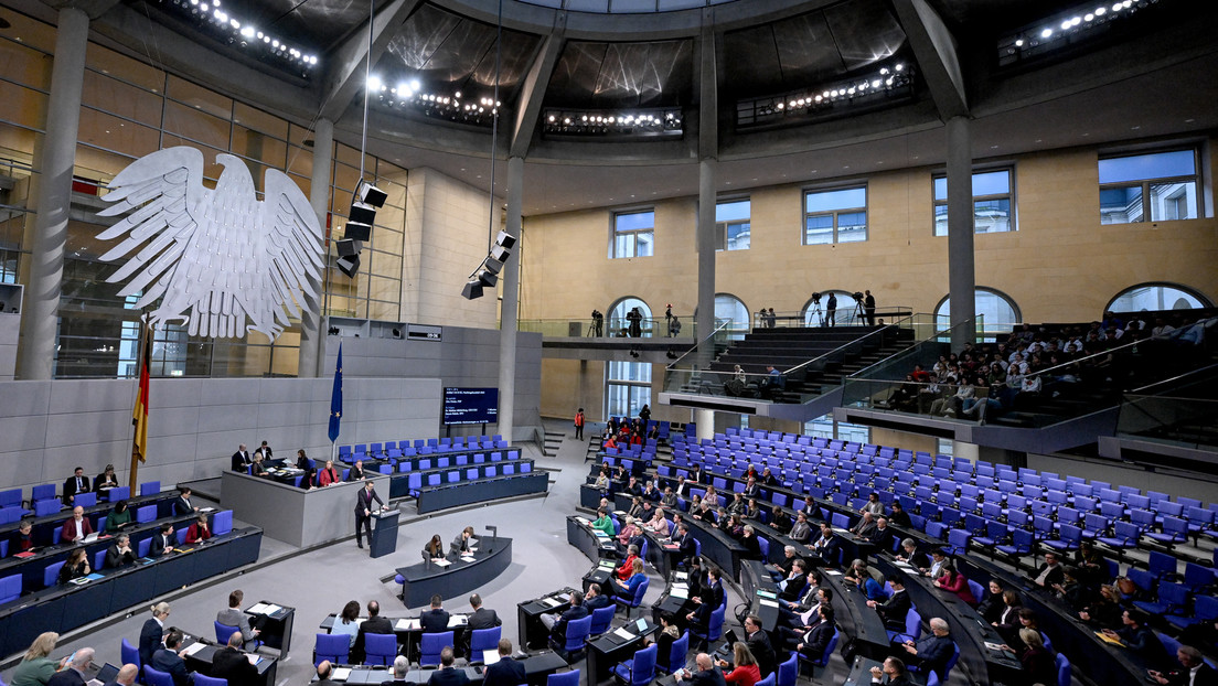 Bundestag beschließt Notlage – rückwirkend