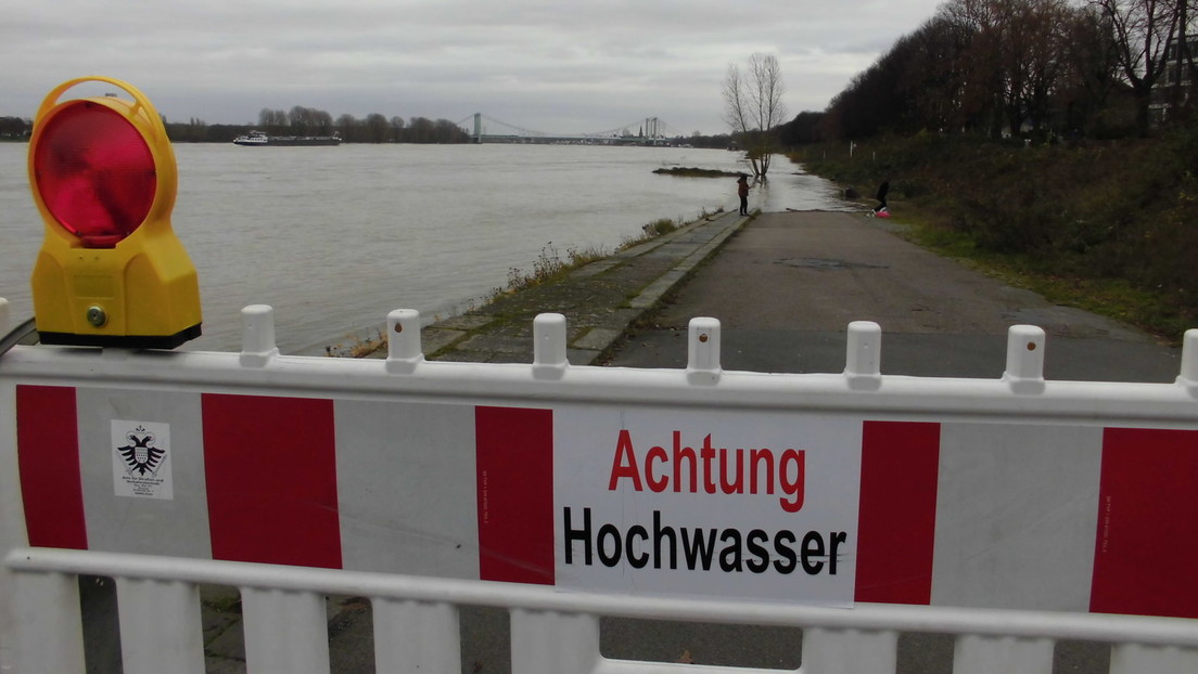Fotoreportage: Hochwasser in Köln bei einem Rheinpegel von 4 Metern über Normalhöhe