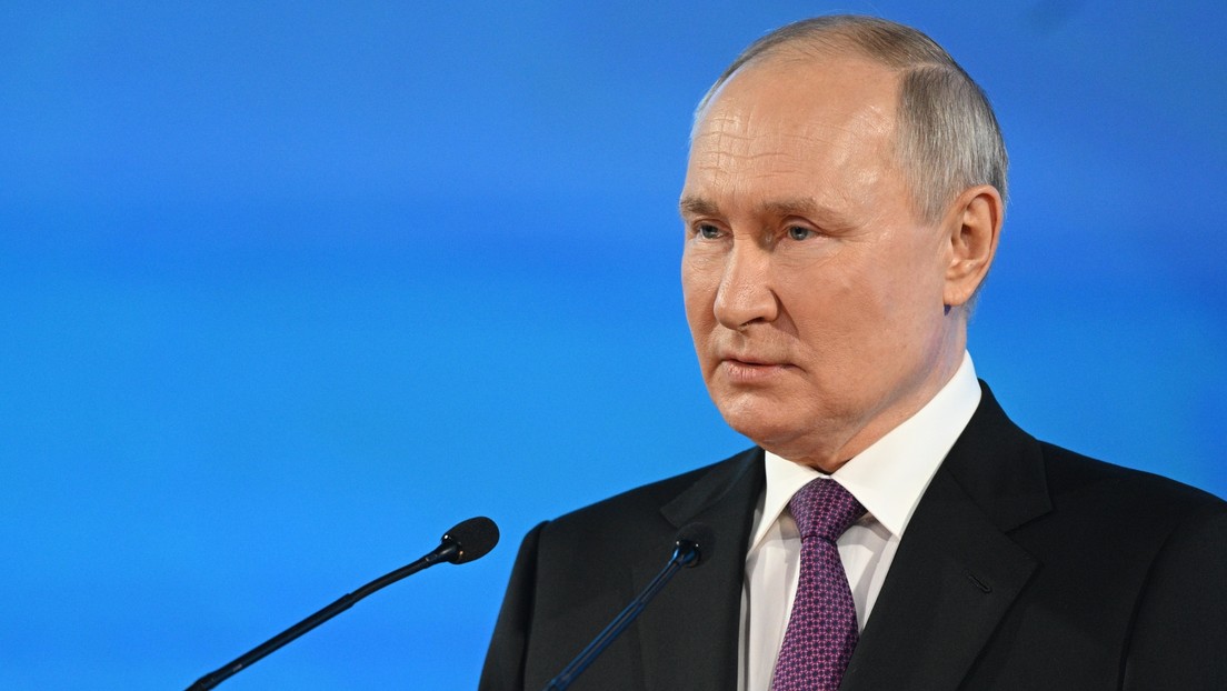 "Es ist Zeit, keine Mätzchen mehr zu machen" — Putin wendet sich an Nordamerika und Europa
