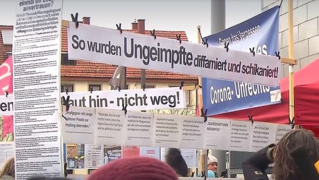 Corona-Aufarbeitung: Demonstration in Karlsruhe – 592 Strafanzeigen gegen Politiker und Richter