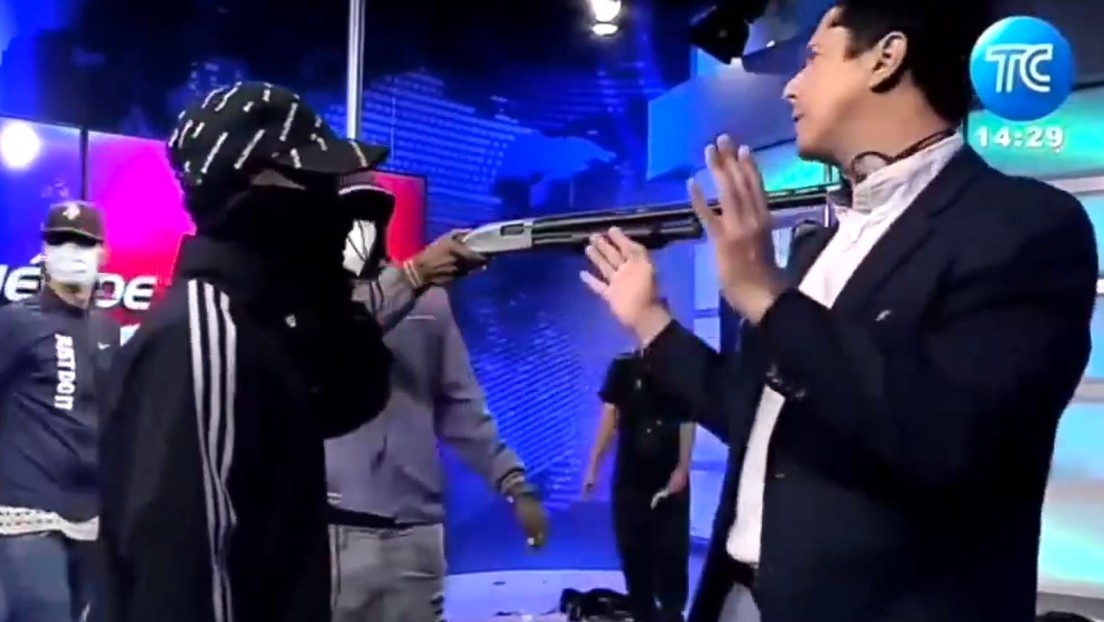 Ecuador: TV-Mitarbeiter vor laufender Kamera von Bewaffneten als Geiseln genommen