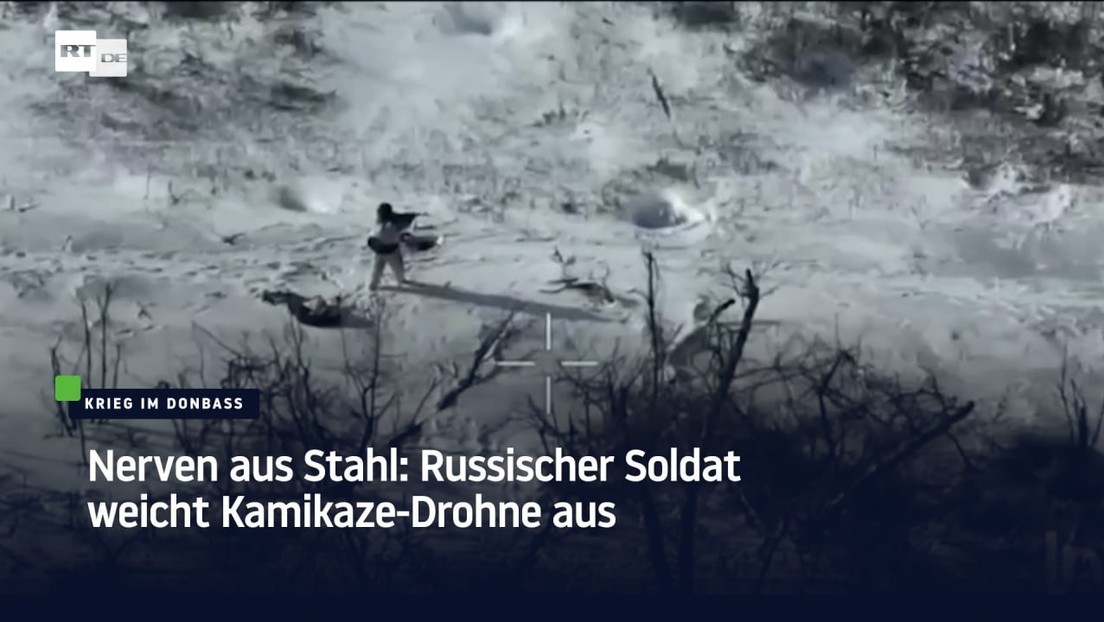 Nerven aus Stahl: Russischer Soldat weicht Kamikaze-Drohne aus