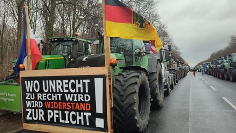 Feuerwehr jubelte Bauernprotest zu: Nun drohen "beamtenrechtliche" Konsequenzen