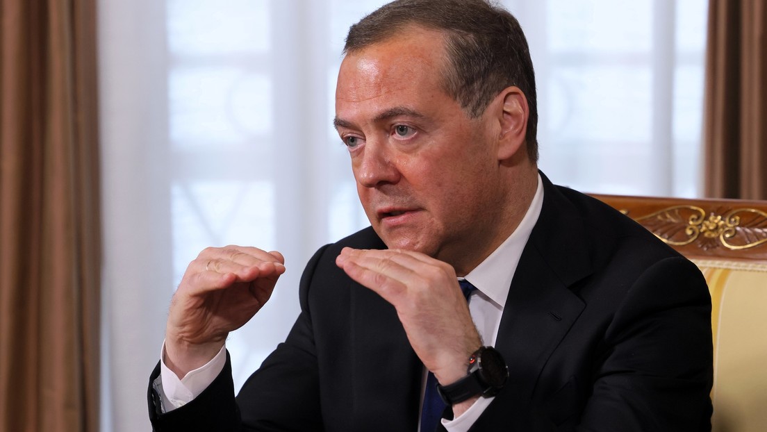 "Nur Schachzug, um Zeit für Gegenschlag zu gewinnen" – Medwedew zu Verhandlungsangeboten